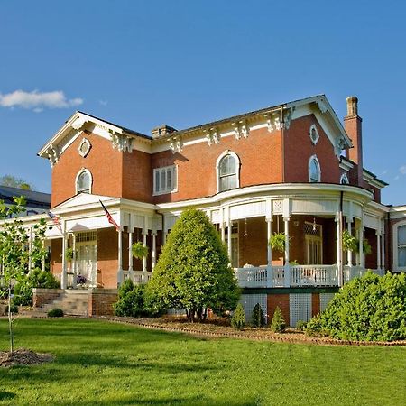 لينشبرج The Carriage House Inn B&B المظهر الخارجي الصورة