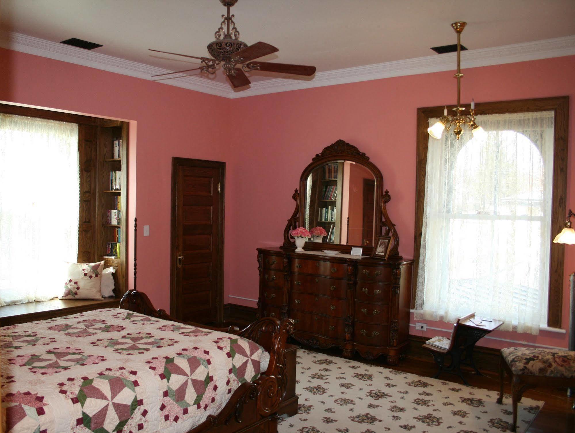 لينشبرج The Carriage House Inn B&B المظهر الخارجي الصورة